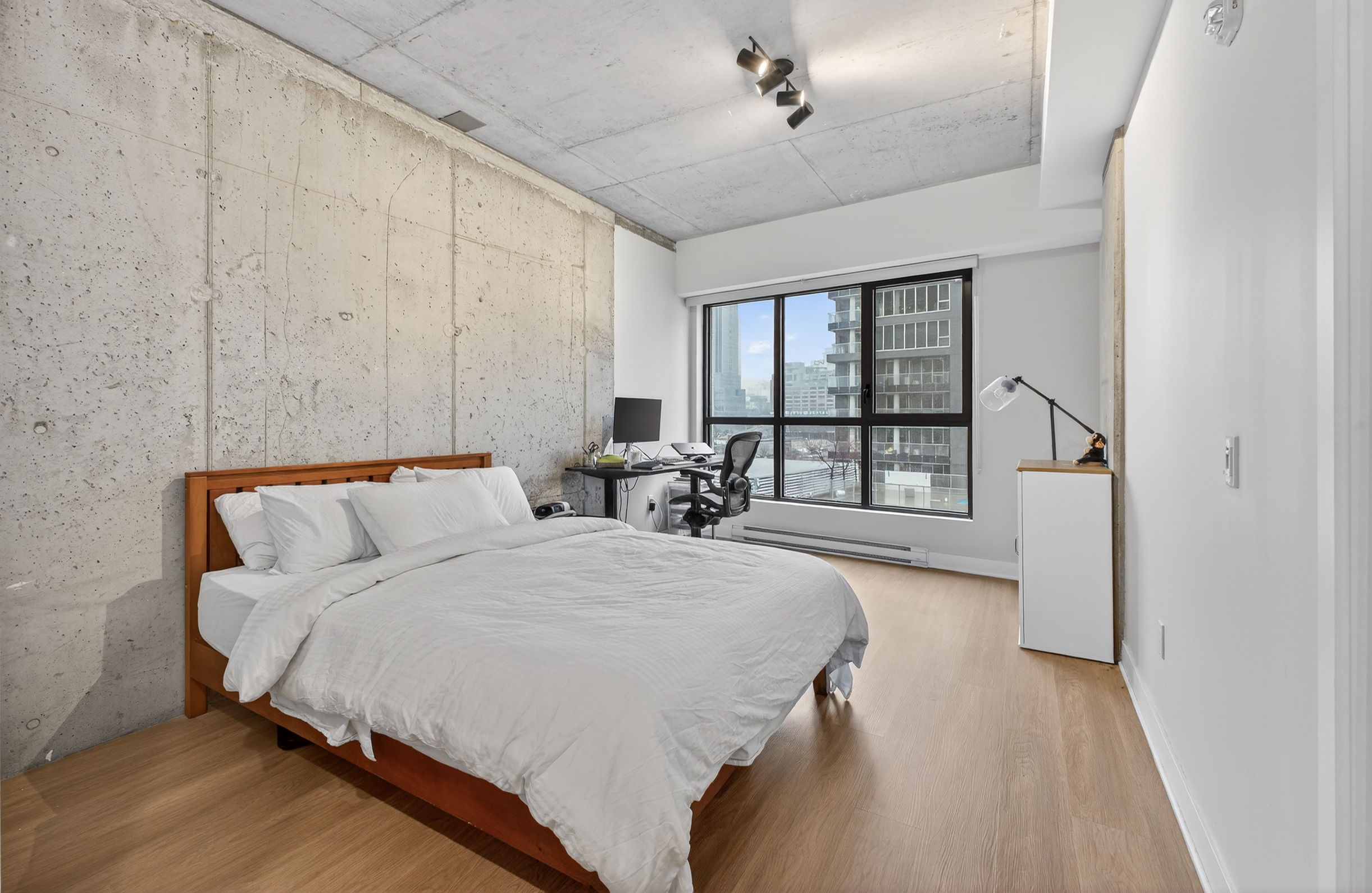 742 Rue William - 904