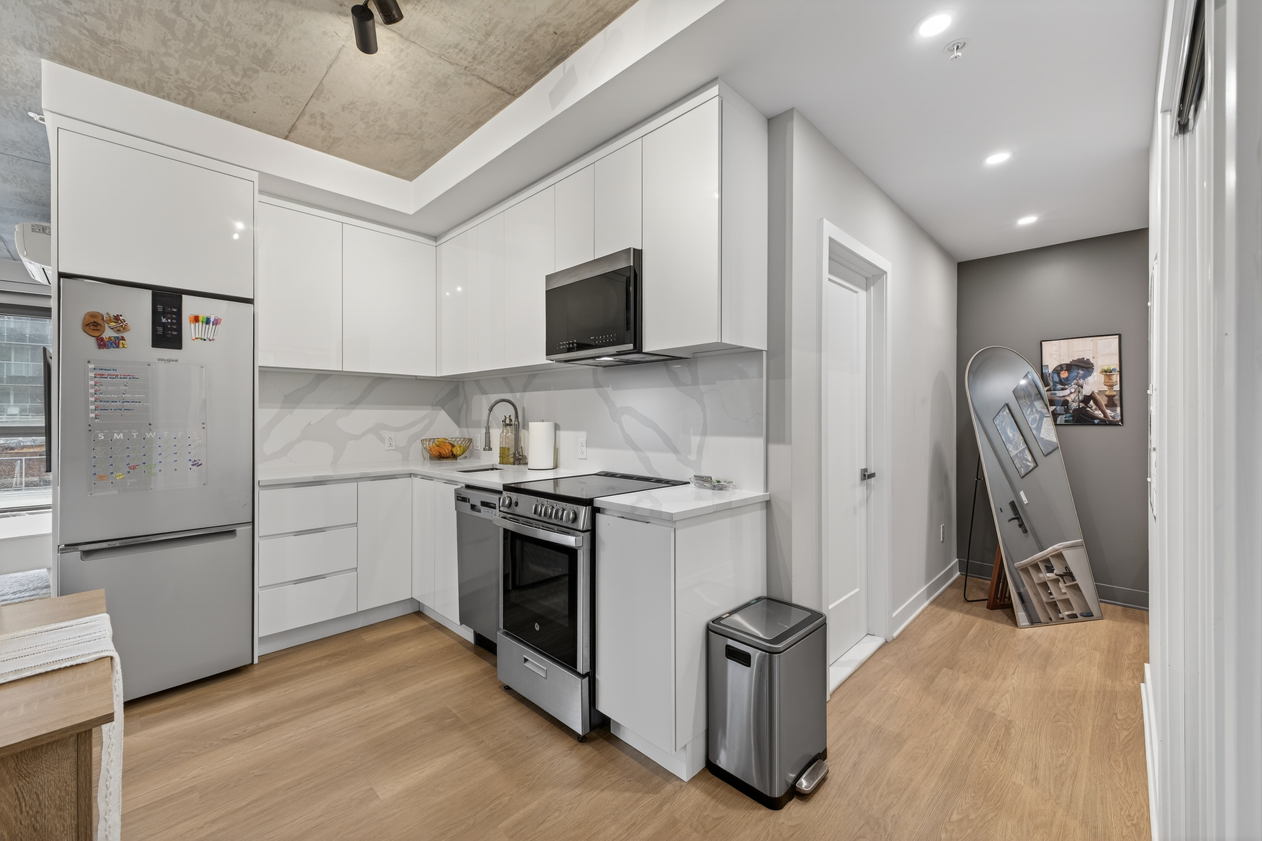 742 Rue William - 905