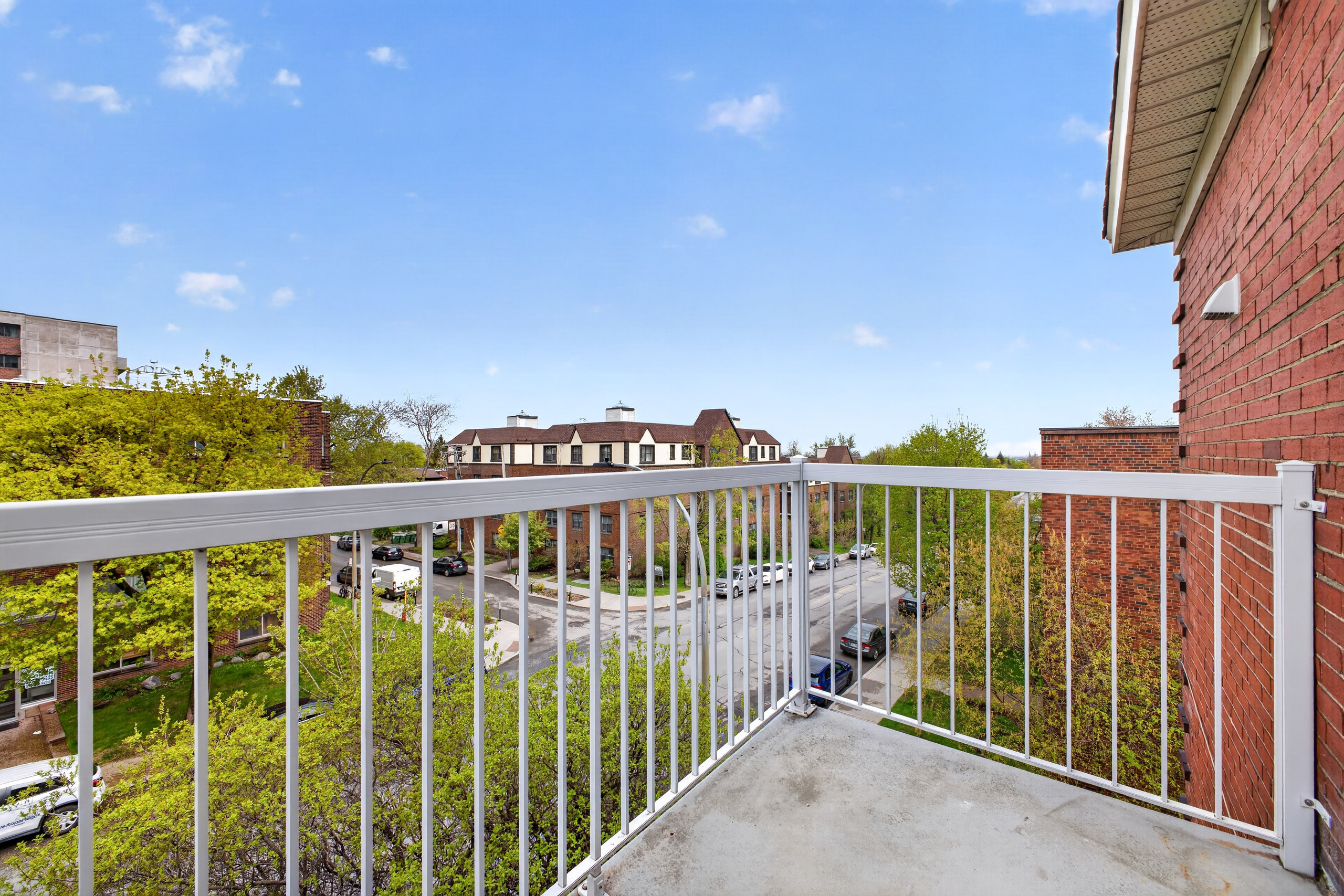 2100 Van Horne - 6